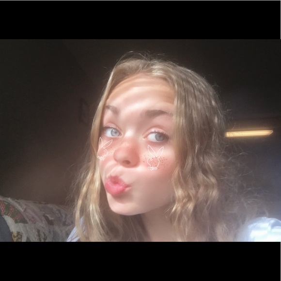 Darian's Closet (@darianrhodes) | Poshmark